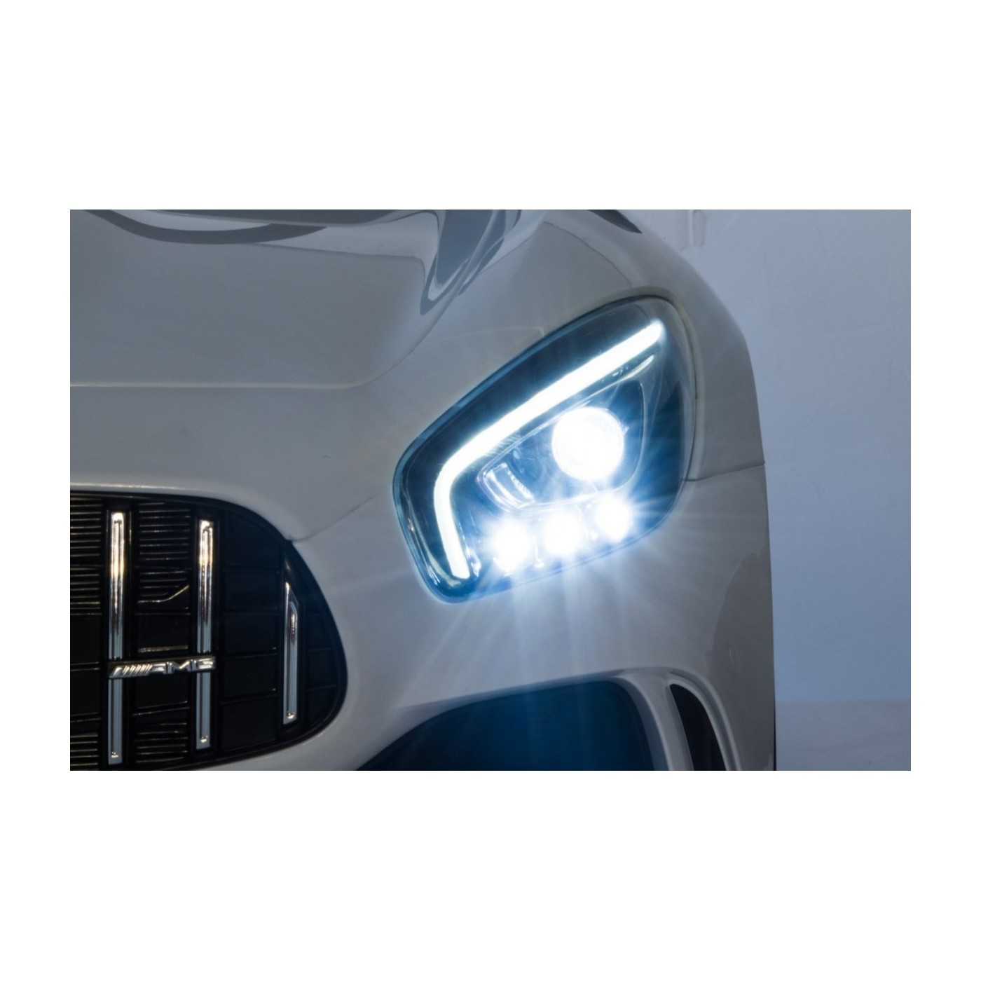 Dětský lak Mercedes-Benz GT R červený 4x4 Drive Air Supply Remote EVA MP3 LED