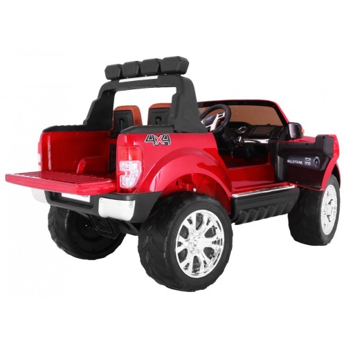 NOVÝ Ford Ranger 4x4 FaceLifting vozidlo lakované červeně