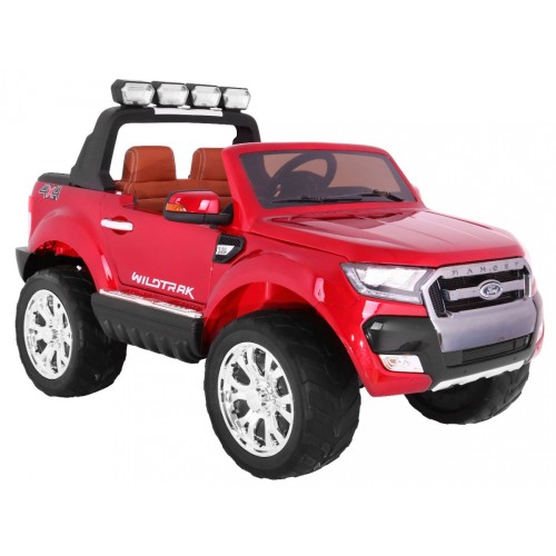 NOVÝ Ford Ranger 4x4 FaceLifting vozidlo lakované červeně