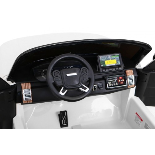Range Rover HSE 2místné dětské auto bílé + dálkové ovládání + 5bodové pásy + audio panel + LED