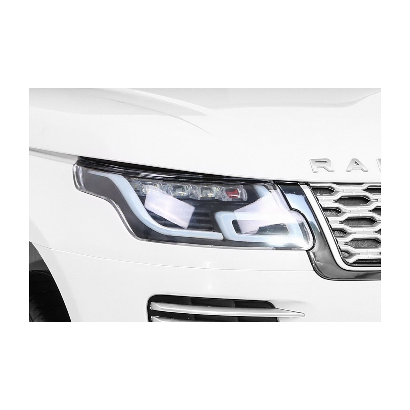 Range Rover HSE 2místné dětské auto bílé + dálkové ovládání + 5bodové pásy + audio panel + LED