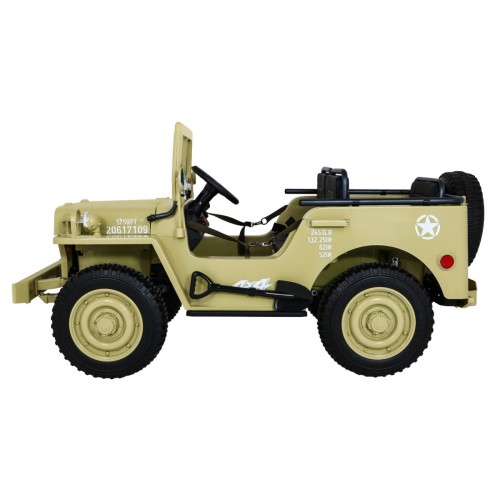 Vojenské auto Retro pro 3 děti Matcha + Naped 4x4 + Úložné boxy + EVA + Pomalý start + MP3 LED