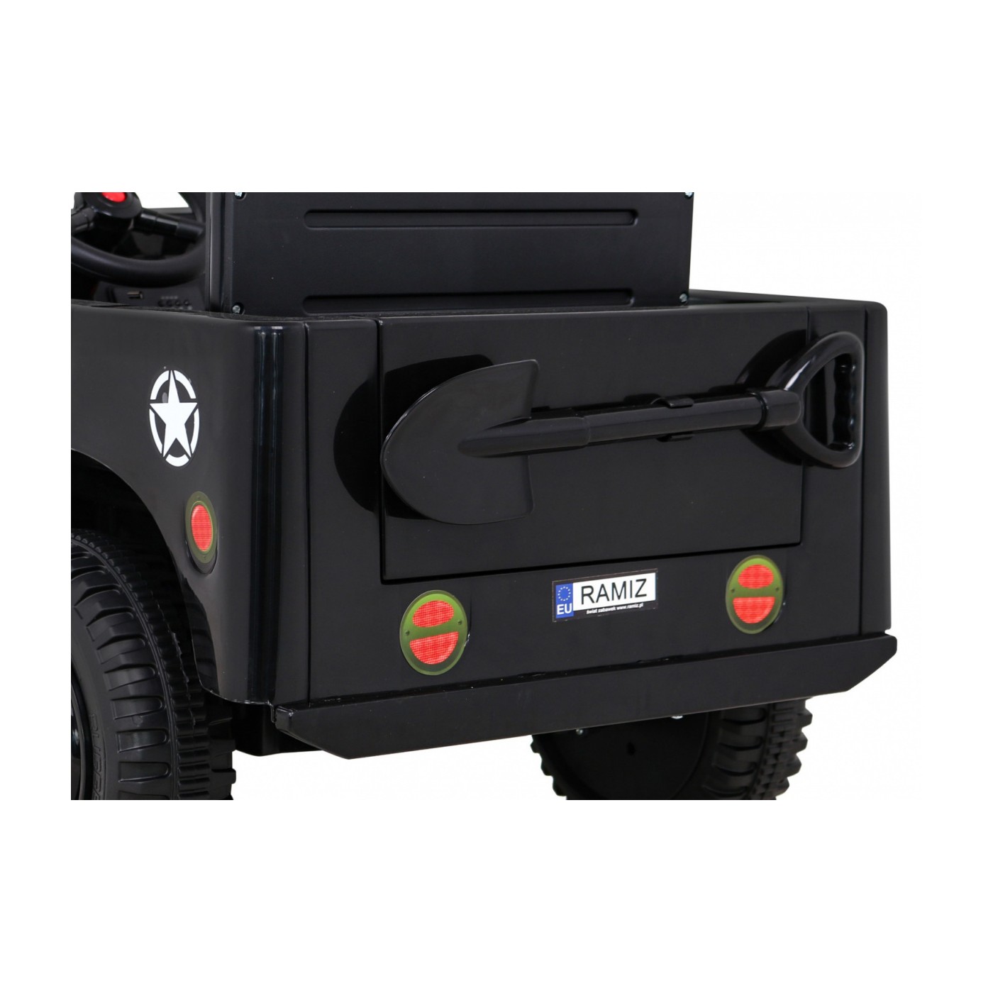 Vojenské auto Retro Kids černý + Naped 4x4 + Dálkové ovládání + 2 zavazadlové regály + Pomalý start + MP3 LED