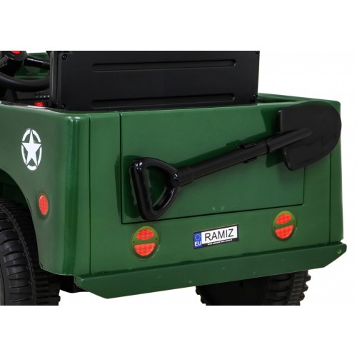 Vojenské auto Retro Děti Zelená 4x4 Drive Remote 2 zavazadlové stojany Pomalý start MP3 LED