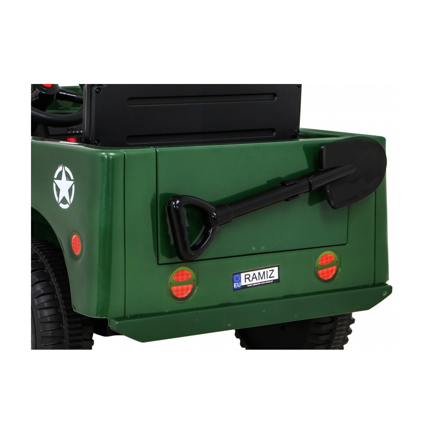Vojenské auto Retro Děti Zelená 4x4 Drive Remote 2 zavazadlové stojany Pomalý start MP3 LED