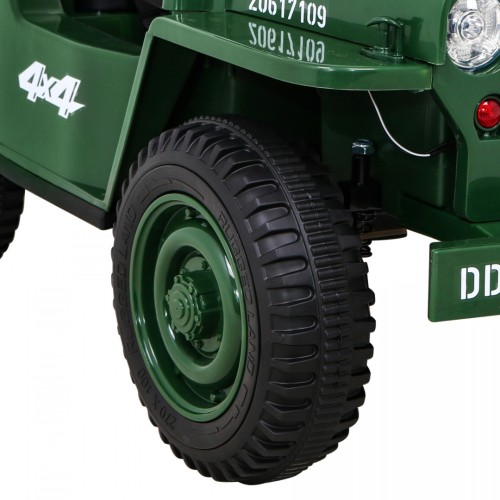 Vojenské auto Retro Děti Zelená 4x4 Drive Remote 2 zavazadlové stojany Pomalý start MP3 LED
