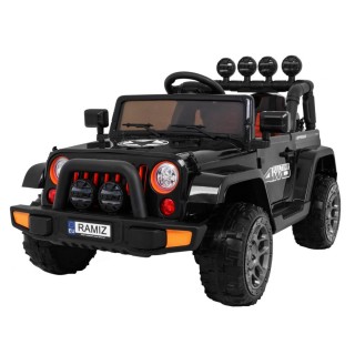 Offroadové vozidlo 4WD na plný úvazek černé