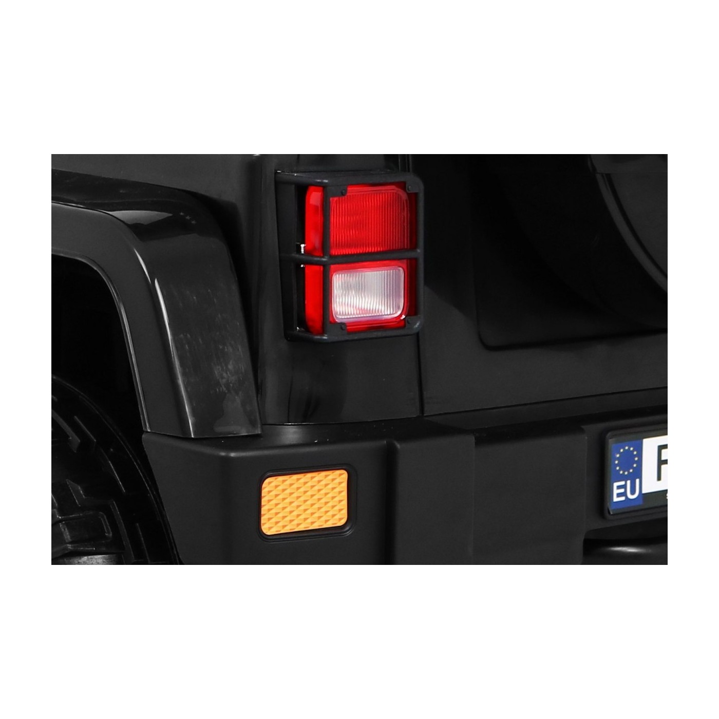 Offroadové vozidlo 4WD na plný úvazek černé