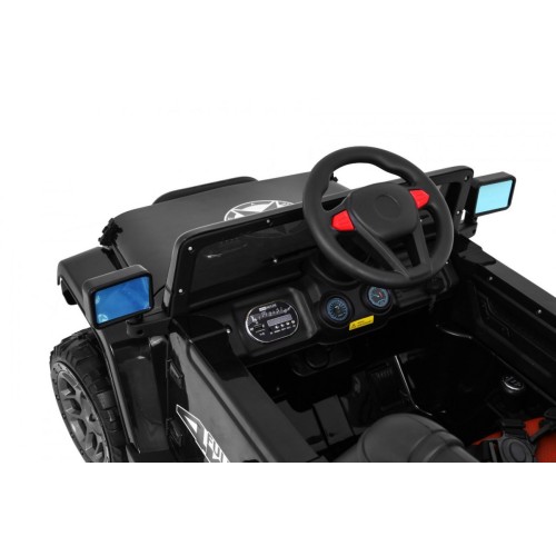 Offroadové vozidlo 4WD na plný úvazek černé