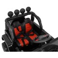 Offroadové vozidlo 4WD na plný úvazek černé