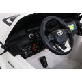 Vozidlo Toyota Hilux bílá
