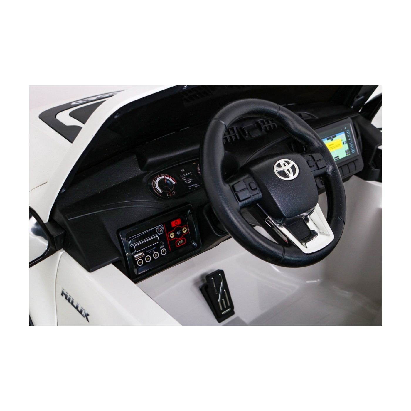 Vozidlo Toyota Hilux bílá