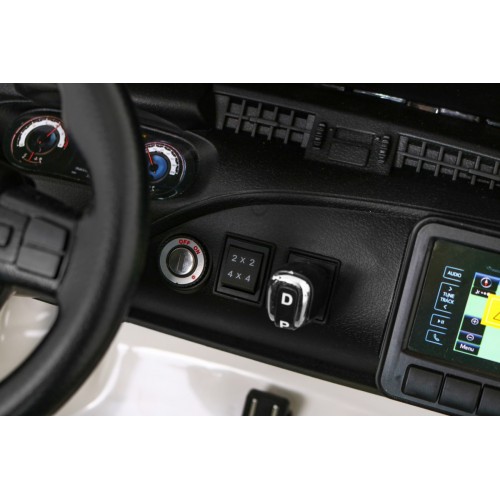 Vozidlo Toyota Hilux bílá