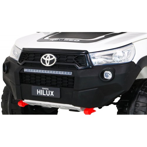 Vozidlo Toyota Hilux bílá