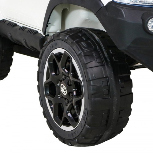 Vozidlo Toyota Hilux bílá