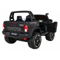 Vozidlo Toyota Hilux černé