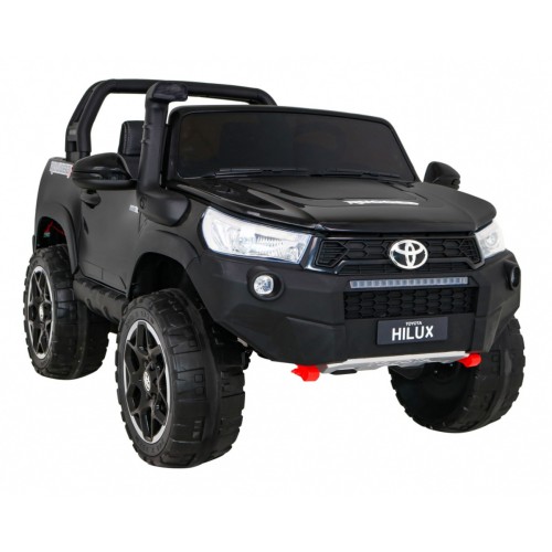 Vozidlo Toyota Hilux černé