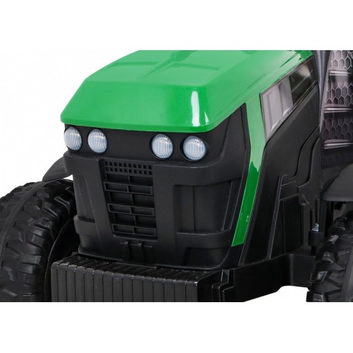 Traktor Titanium Z přívěs zelený
