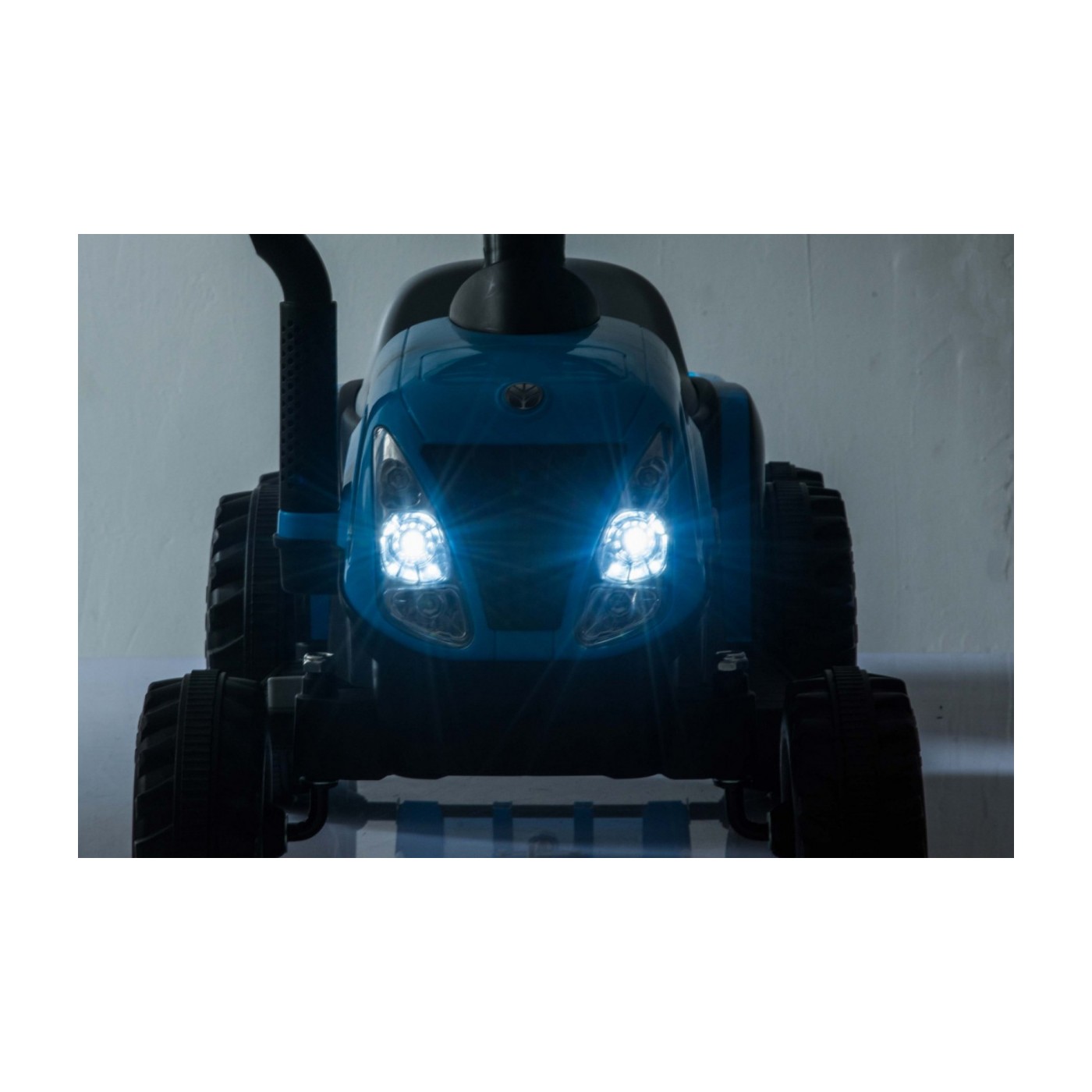 Tahač s přívěsem New Holland T7