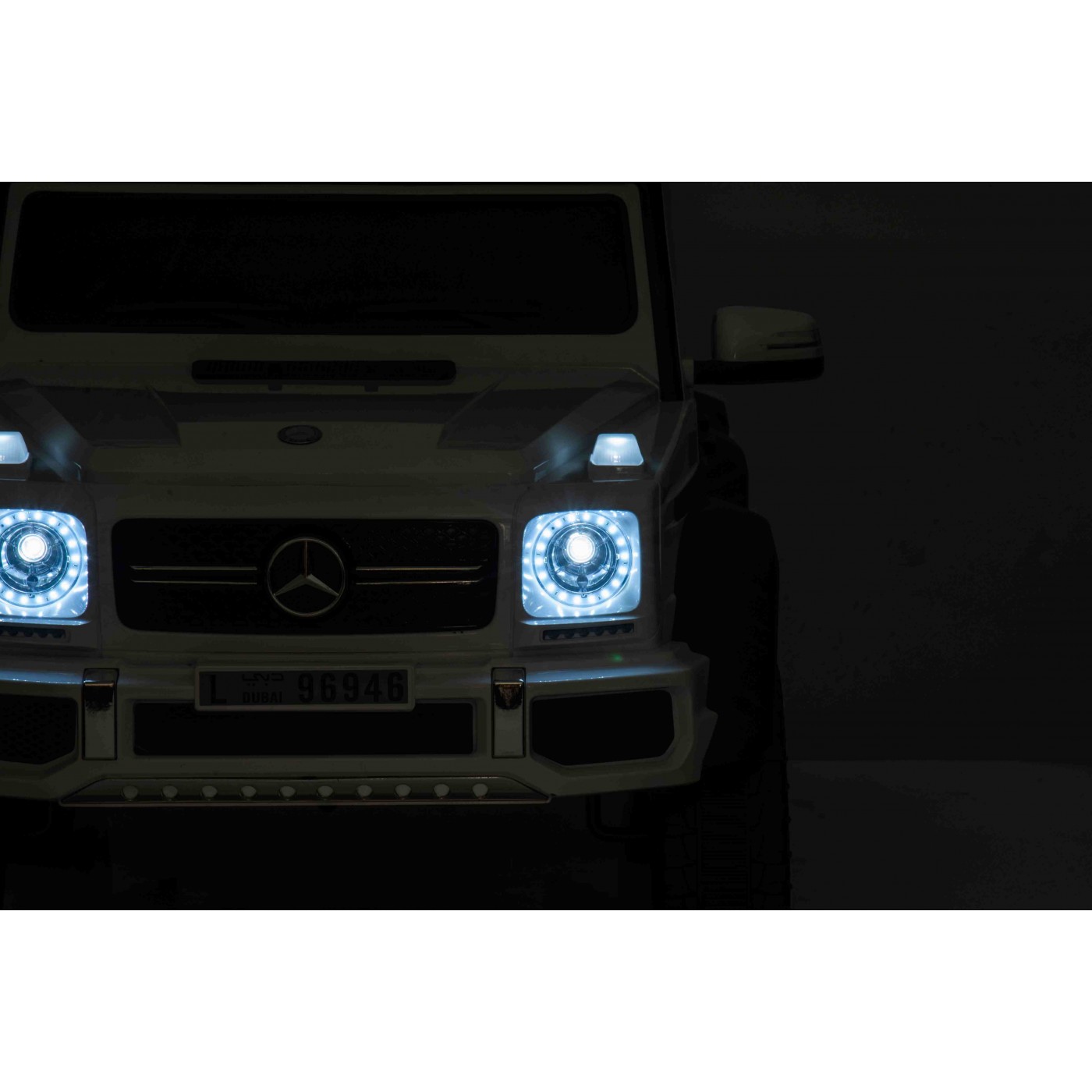 Baterie do auta Mercedes G63 AMG bílá + dálkové ovládání + 6 kol EVA + pomalý start + MP3 LED