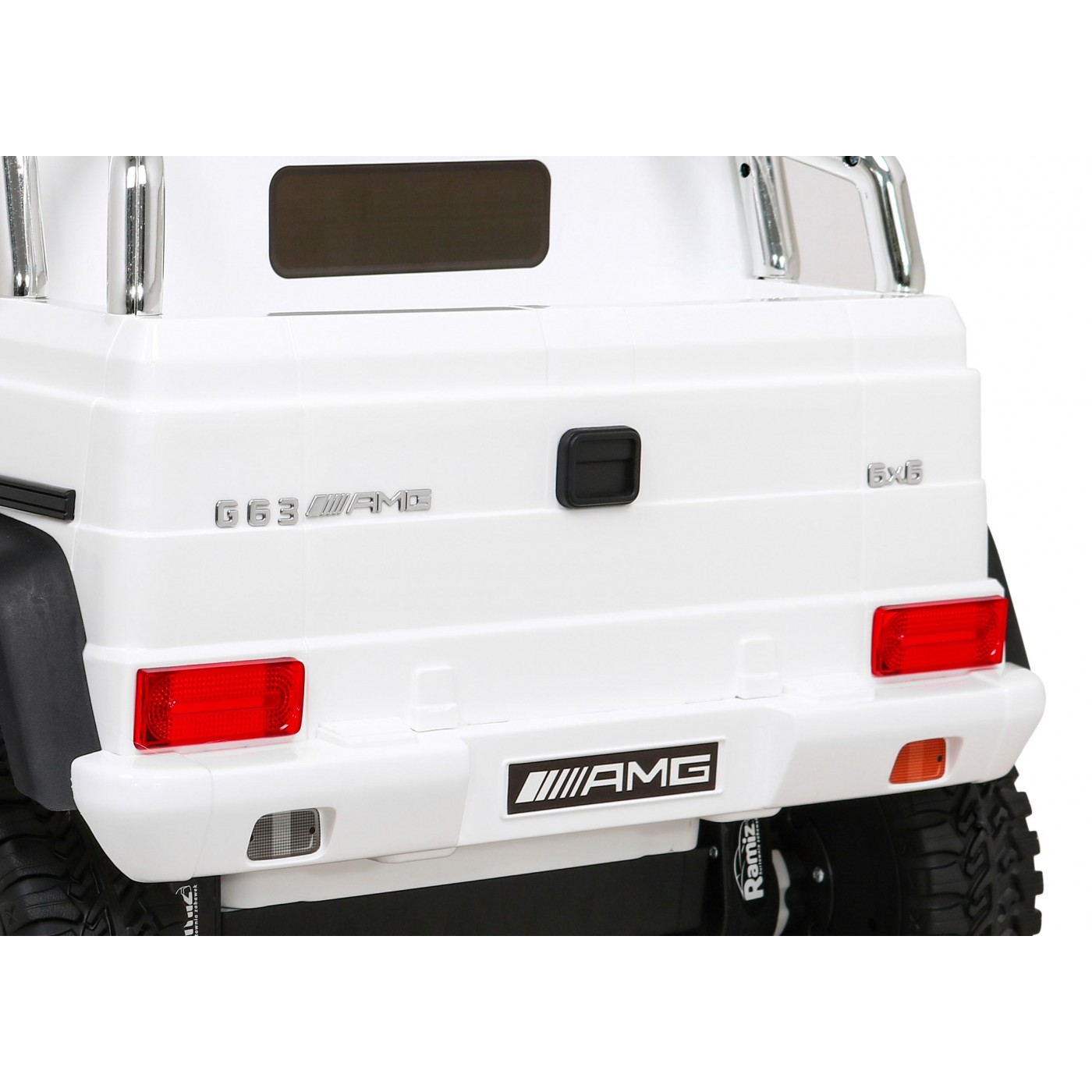 Baterie do auta Mercedes G63 AMG bílá + dálkové ovládání + 6 kol EVA + pomalý start + MP3 LED