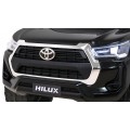 Dětská baterie Toyota Hilux černá + 4x4 + dálkové ovládání + 2 nosiče zavazadel + MP3 rádio + LED