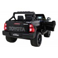 Dětská baterie Toyota Hilux černá + 4x4 + dálkové ovládání + 2 nosiče zavazadel + MP3 rádio + LED