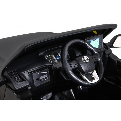 Dětská baterie Toyota Hilux černá + 4x4 + dálkové ovládání + 2 nosiče zavazadel + MP3 rádio + LED