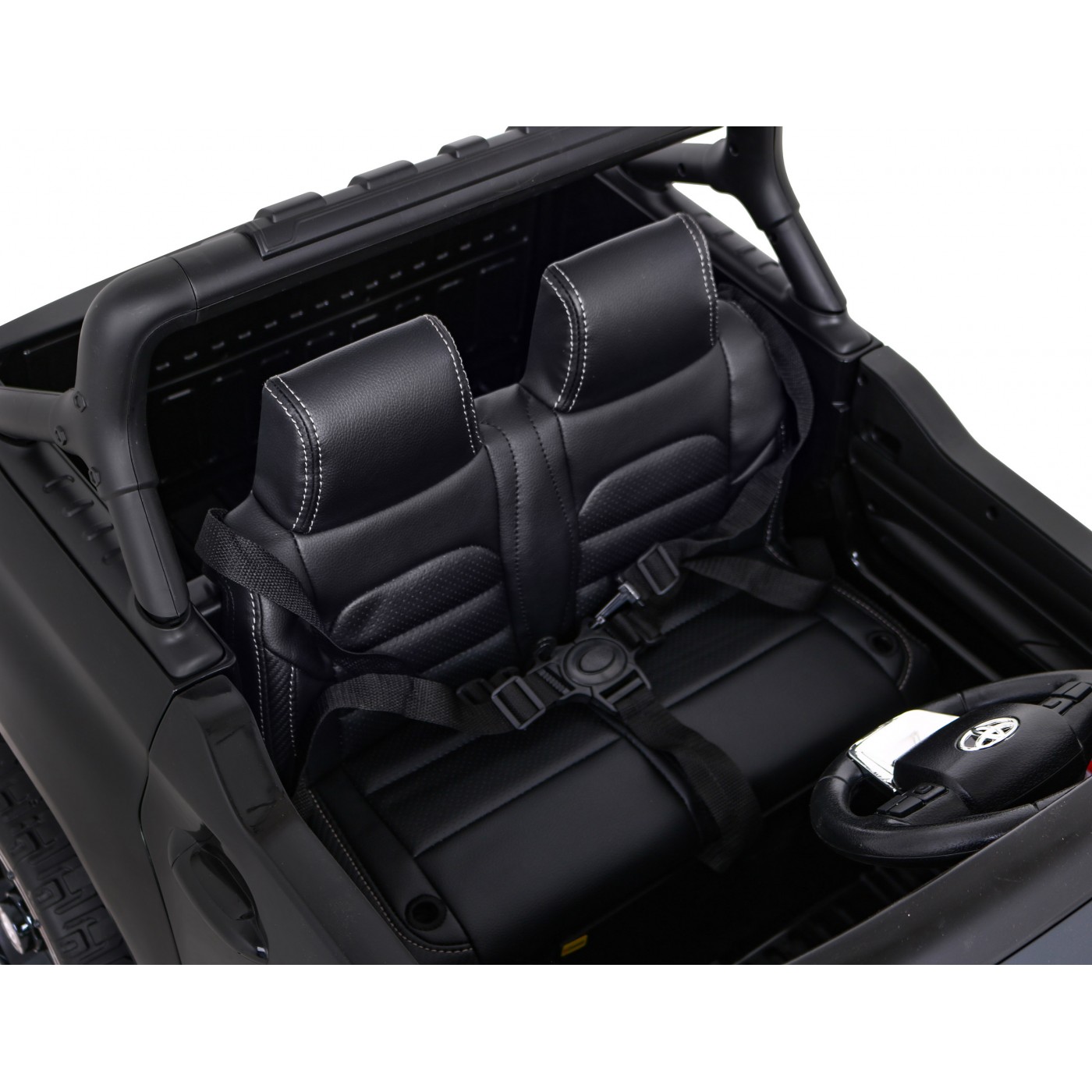 Dětská baterie Toyota Hilux černá + 4x4 + dálkové ovládání + 2 nosiče zavazadel + MP3 rádio + LED