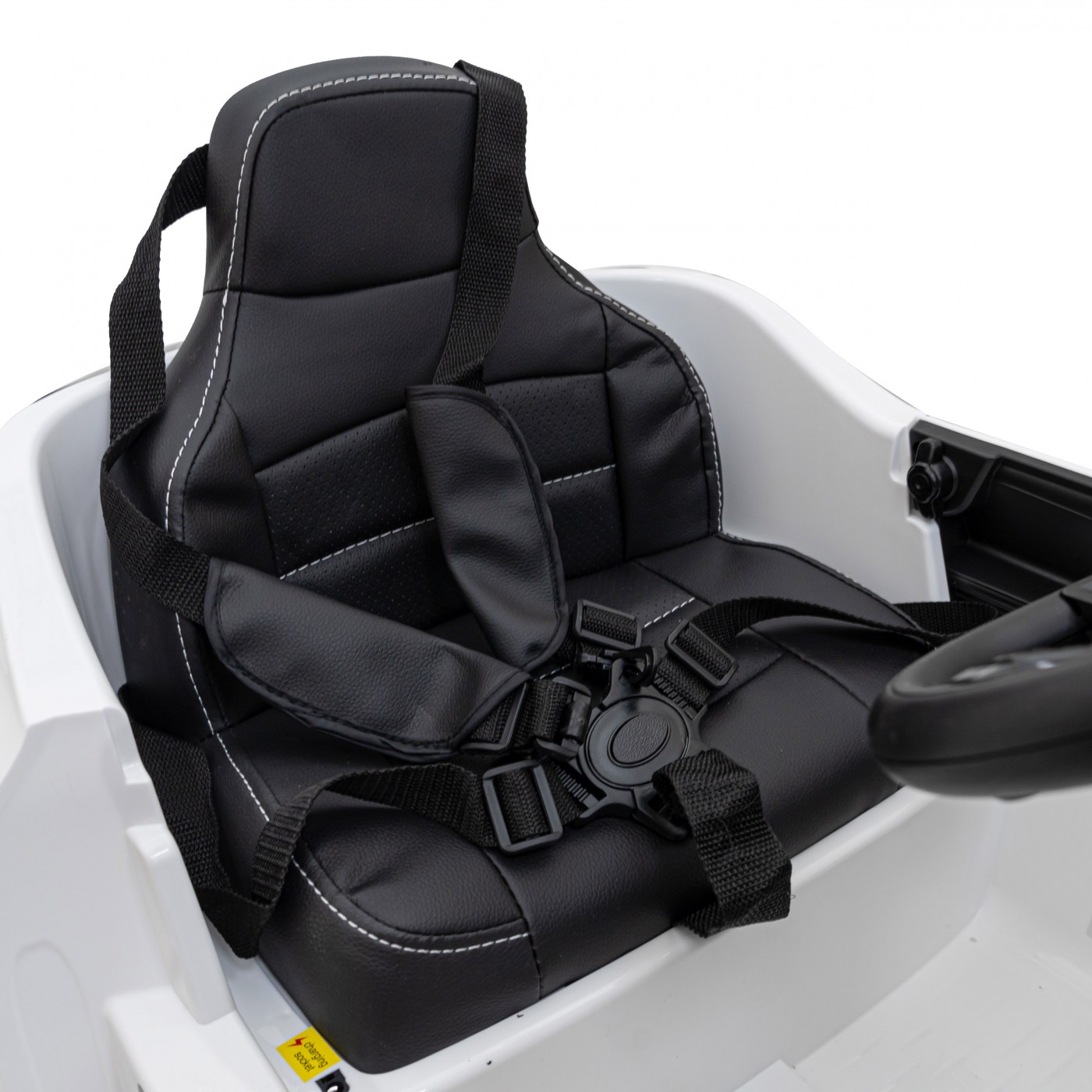 Mercedes Benz AMG EQA dětská bílá + dálkové ovládání + 5 bodové pásy + EVA + MP3 displej + LED