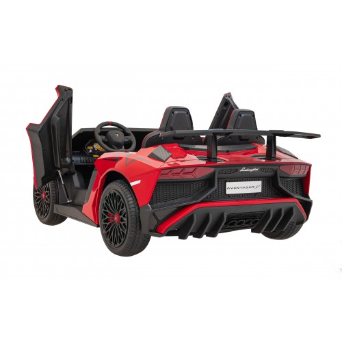 Lamborghini Aventador SV vozidlo červené