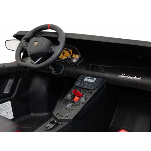 Lamborghini Aventador SV vozidlo červené