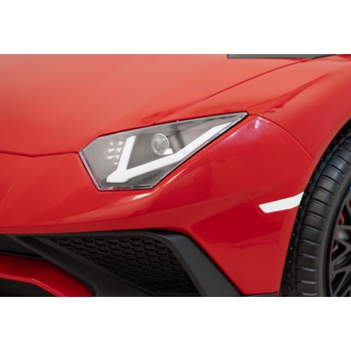 Lamborghini Aventador SV vozidlo červené