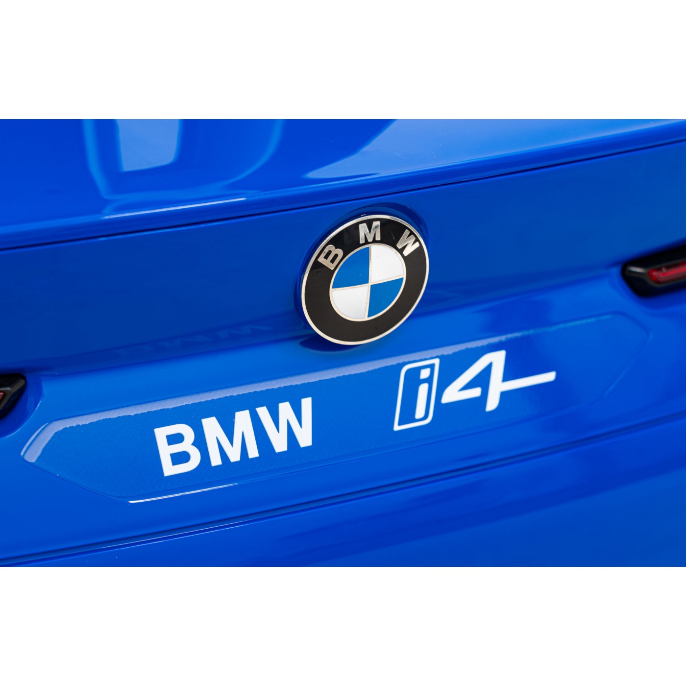 Autíčko BMW I4 na baterii pro děti Modré + Pomalý Start + EVA + Eko-kůže + Audio LED + Dálkové ovládání