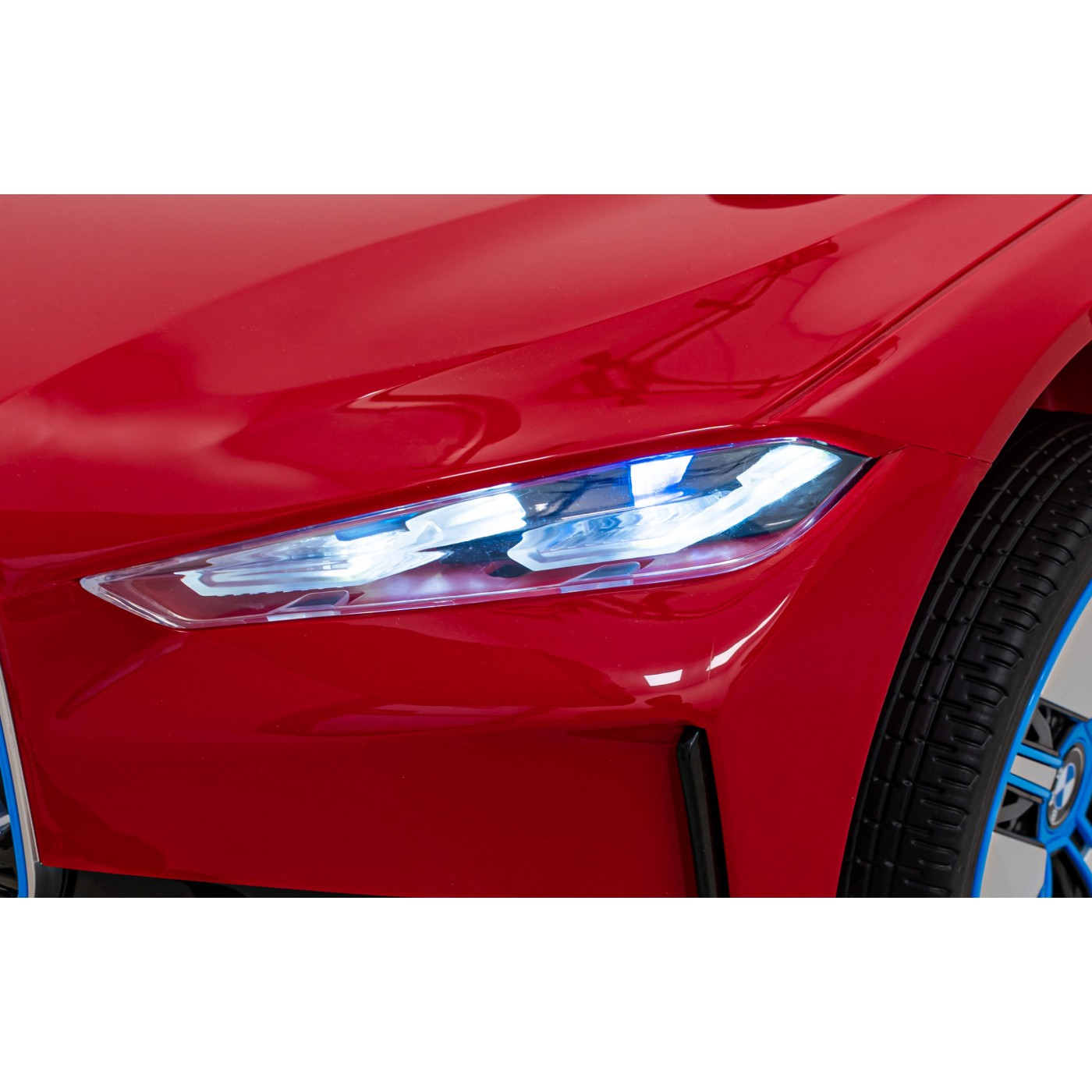 Autíčko BMW I4 na baterii pro děti červené + Slow Start + EVA + Eco-kůže + Audio LED + Dálkové ovládání