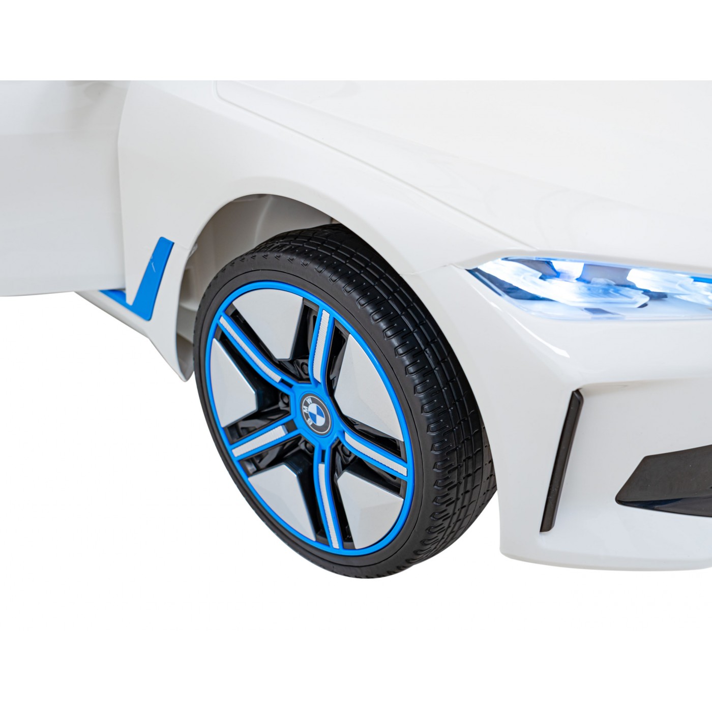 Autíčko BMW I4 na baterii pro děti Bílé + Pomalý start + EVA + Eko-kůže + Audio LED + Dálkové ovládání