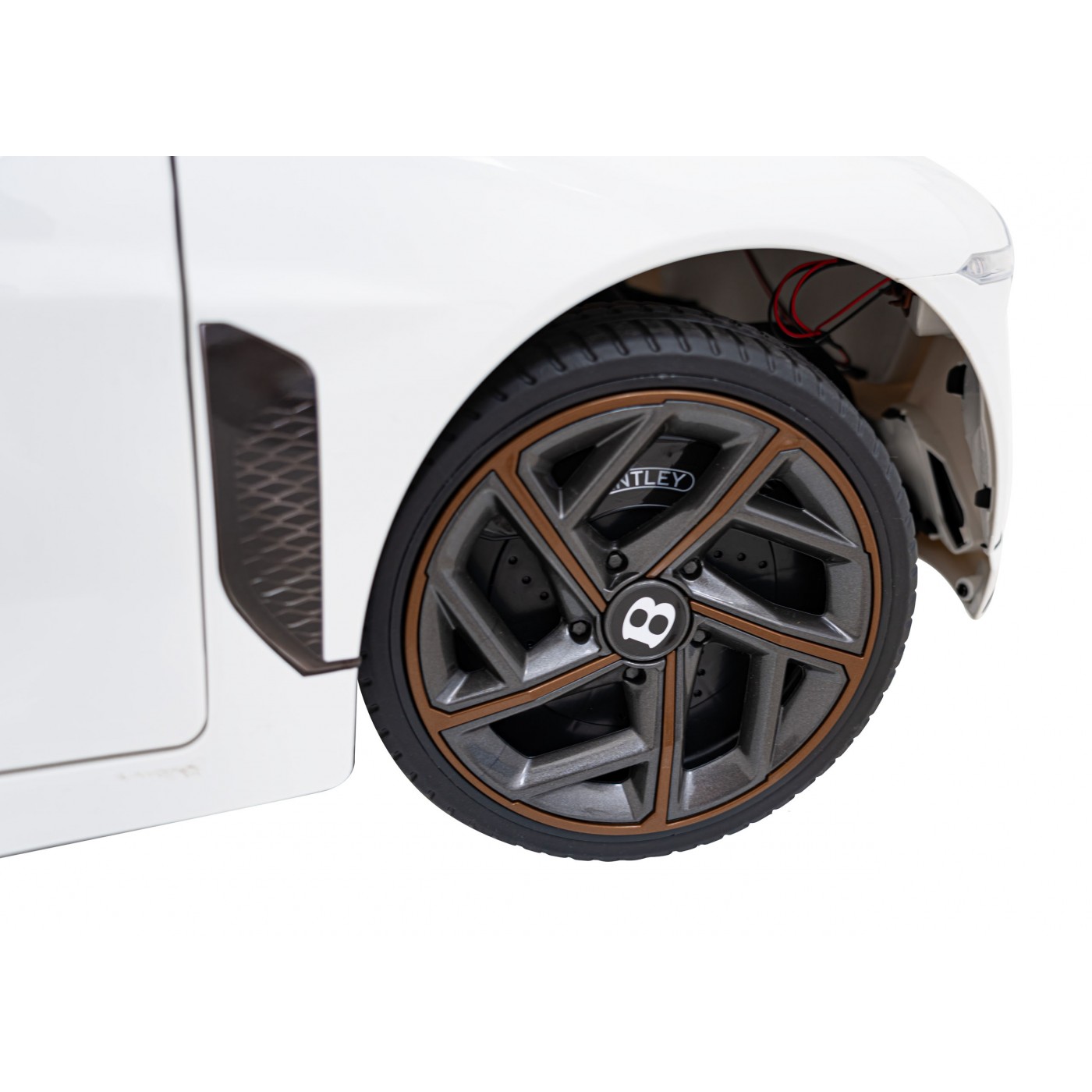 AutíčkoBentley pro děti na baterii Bílé + Dálkové ovládání + EVA + Pomalý start + Audio LED