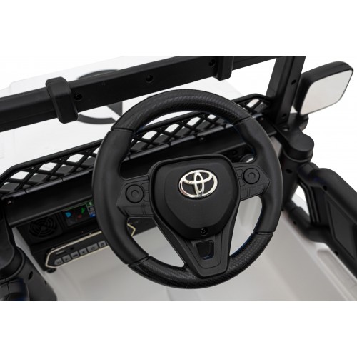 Toyota Vozidlo FJ Cruiser Vehicle bílé