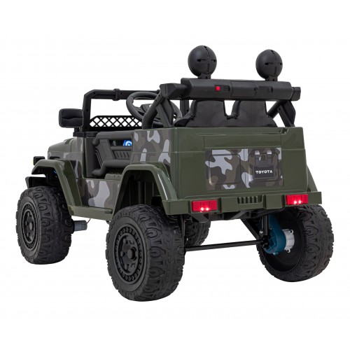 Vozidlo Toyota FJ Cruiser maskáčové