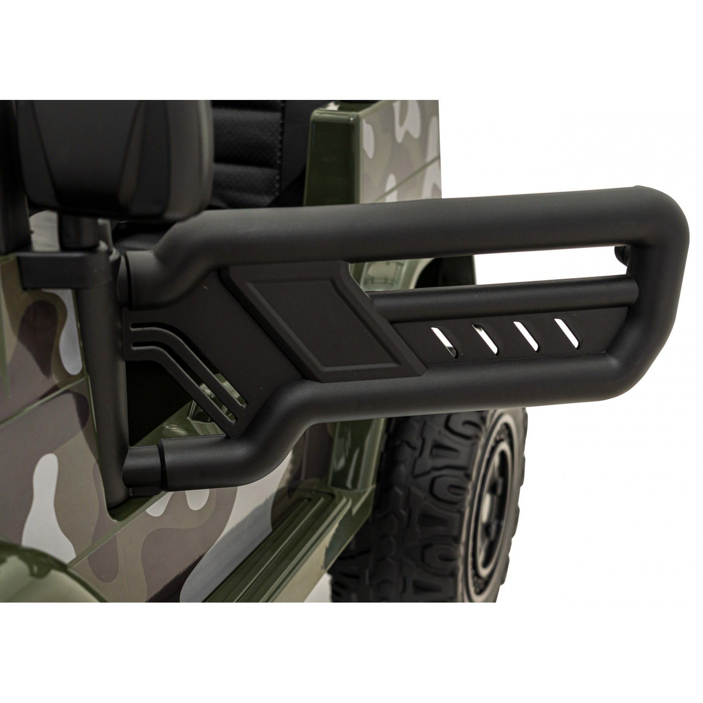Vozidlo Toyota FJ Cruiser maskáčové