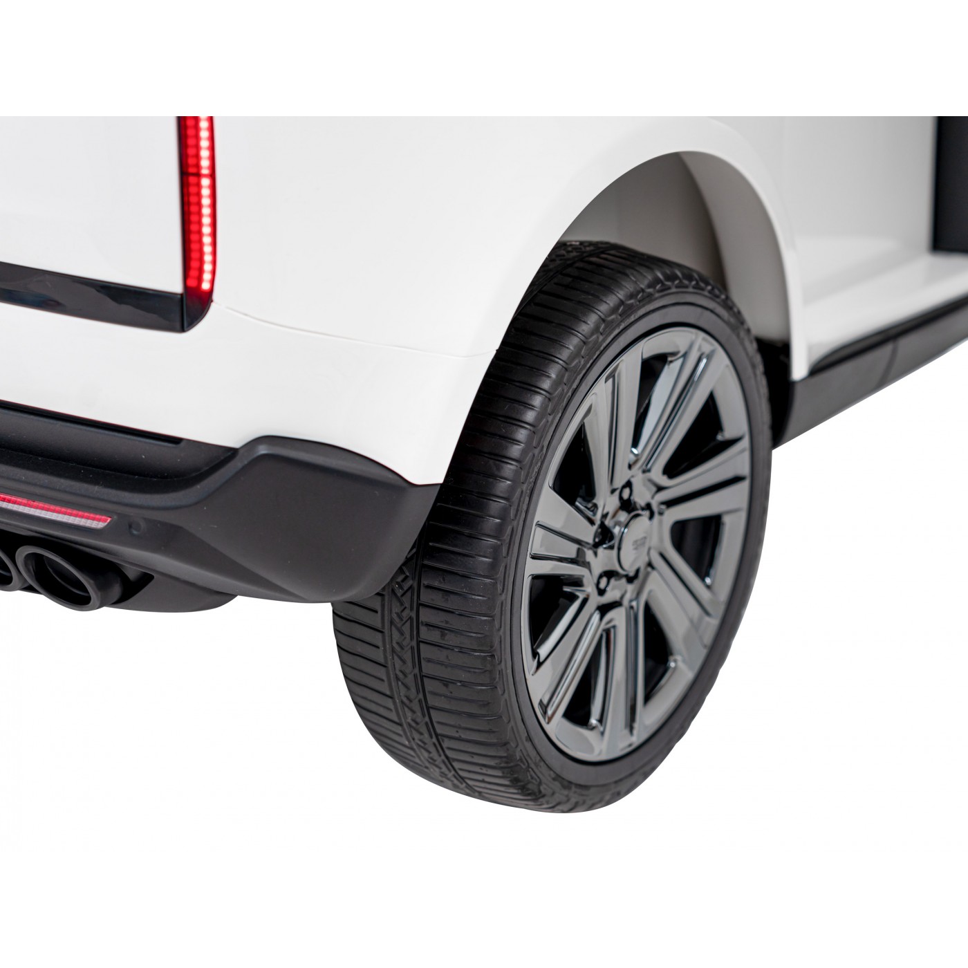 Vozidlo Range Rover SUV lift bílé