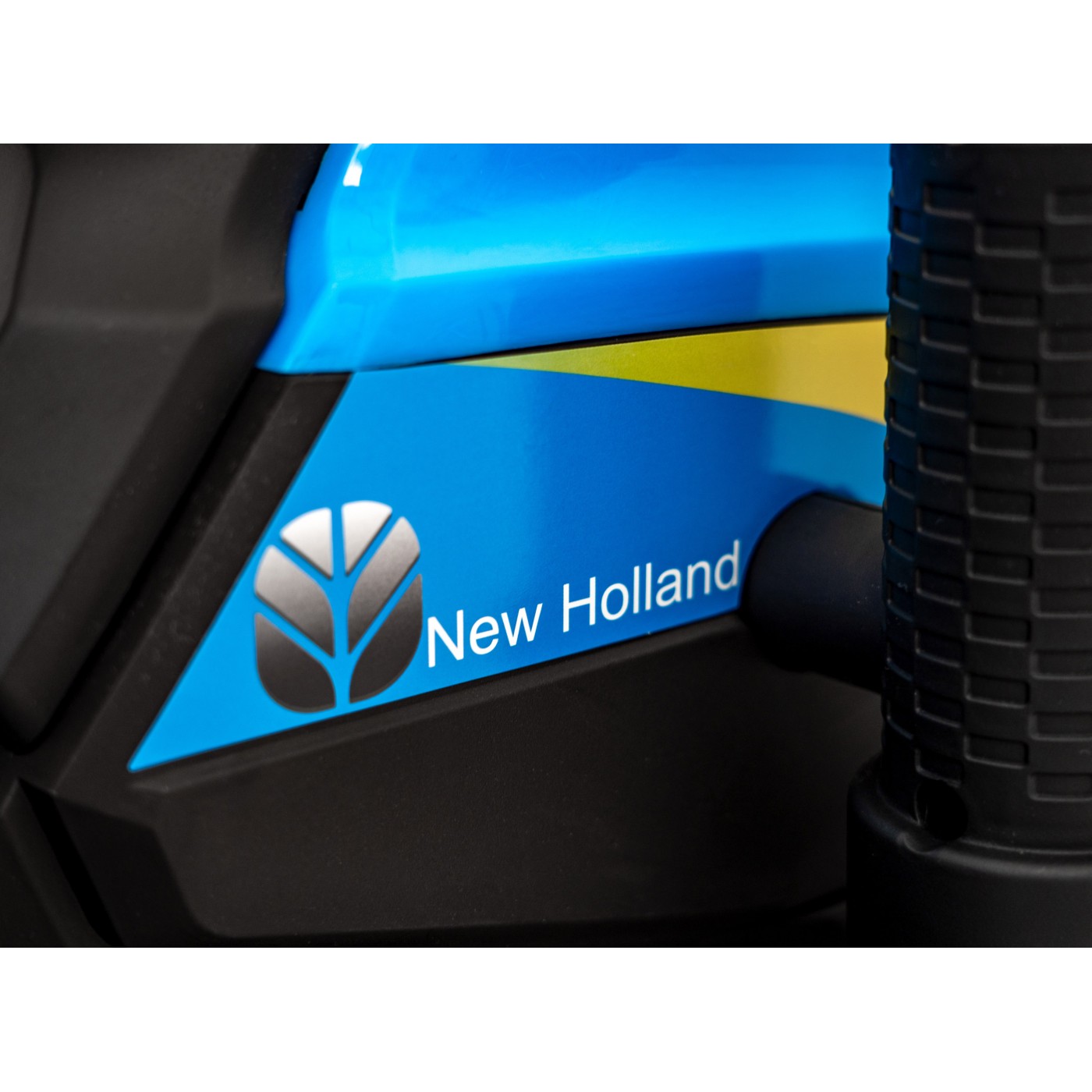 Tahač s přívěsem New Holland T7 modrý