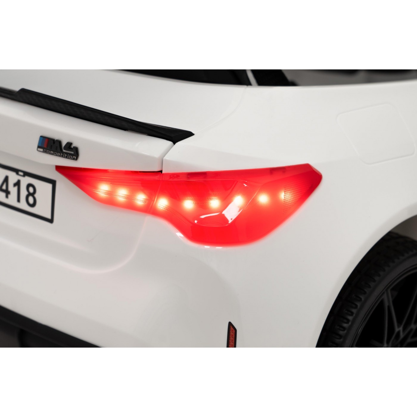 Pojazd BMW M4 Bialy
