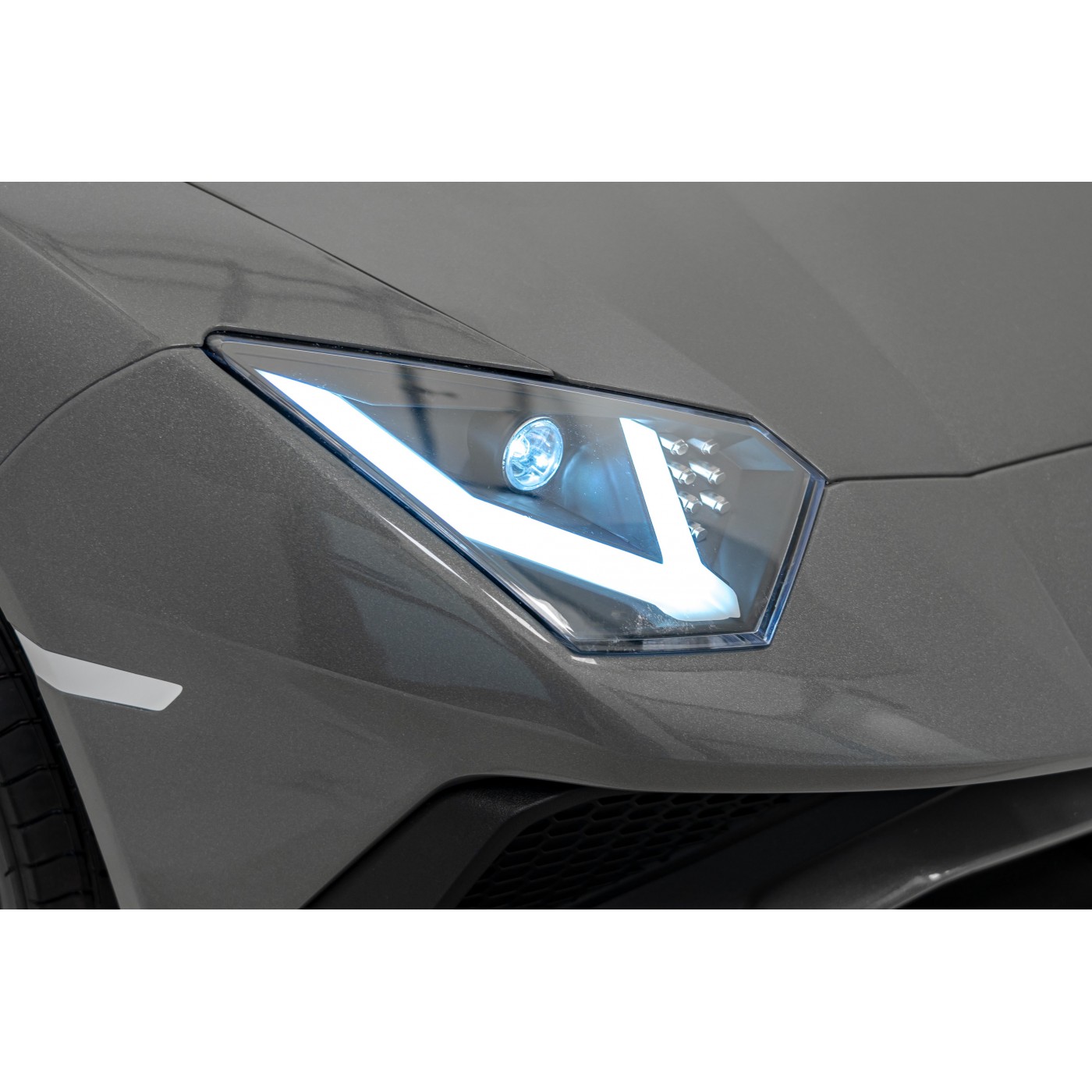 Vozidlo Lamborghini Aventador SV Grey