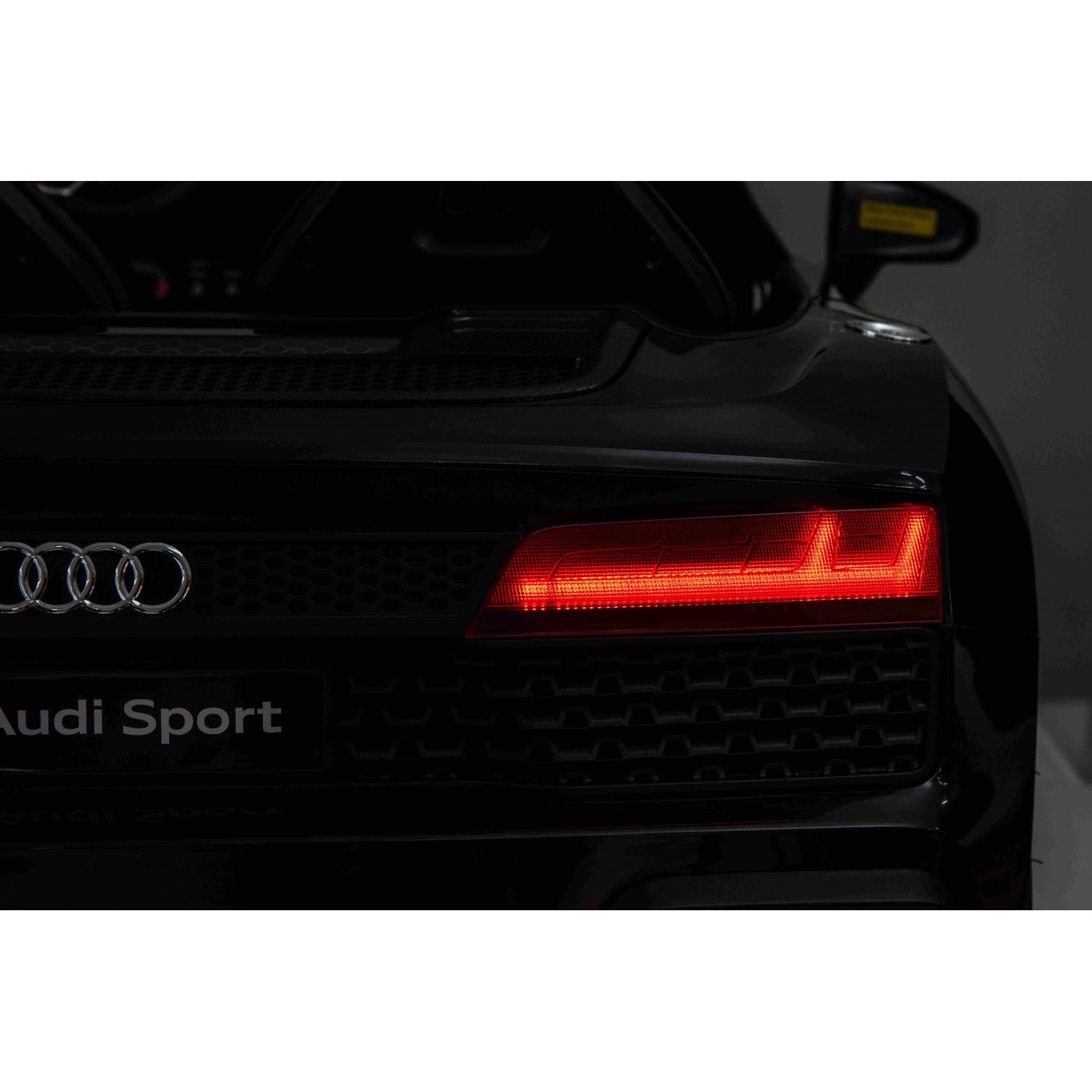 Vůz Audi Spyder R8 LIFT STRONG Černý