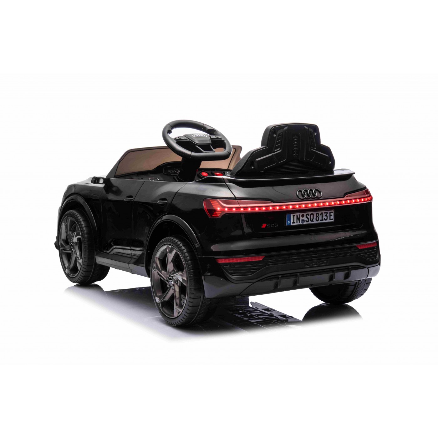 Vůz Audi SQ8 Black