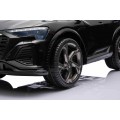 Vůz Audi SQ8 Black