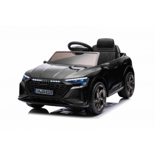 Vůz Audi SQ8 Black