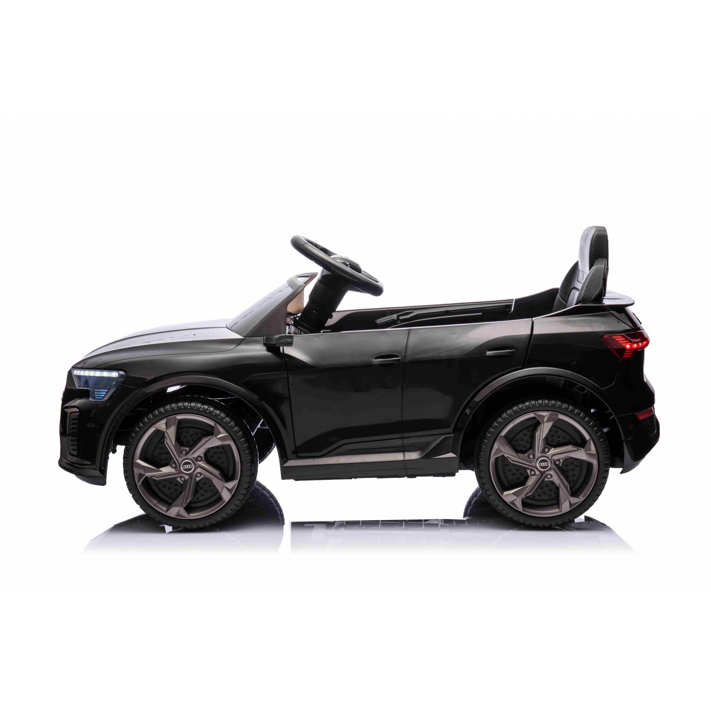 Vůz Audi SQ8 Black