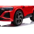 Vůz Audi SQ8 Red